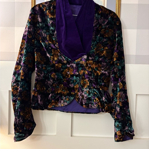 Jackets & Blazers - Floral Vintage Velvet Blazer with Purple Accents Size Small